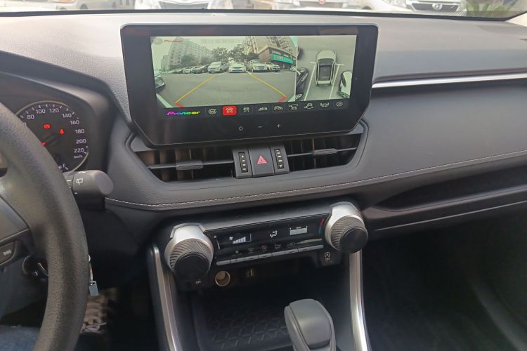 丰田 RAV4荣放 2024款 2.0L CVT两驱都市版中控内饰16