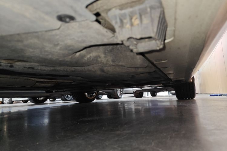 宝马1系 2019款 120i M运动套装局部细节9002