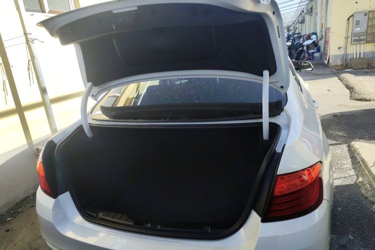 宝马5系(进口) 2014款 520i 典雅型机舱底盘23