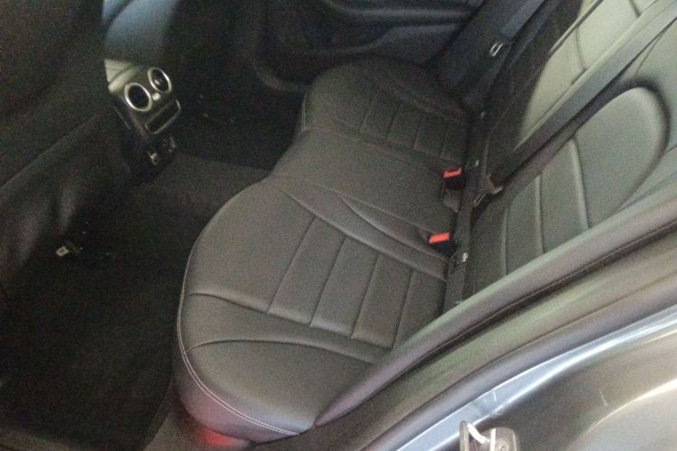 奔驰C级 2020款 C 260 L 运动版中控内饰21