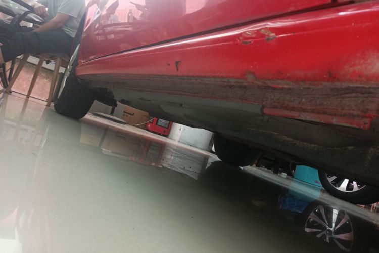 大众 Polo 2016款 1.4L 自动风尚型机舱底盘29