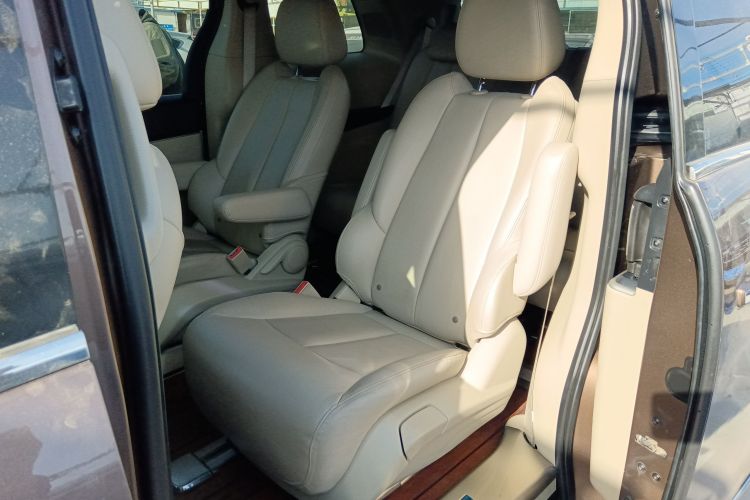 别克GL8 2018款 28T 豪华型 国VI中控内饰21