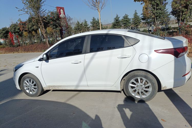 现代 悦纳 2016款 1.4L 手动炫酷版GLS车身外观6003