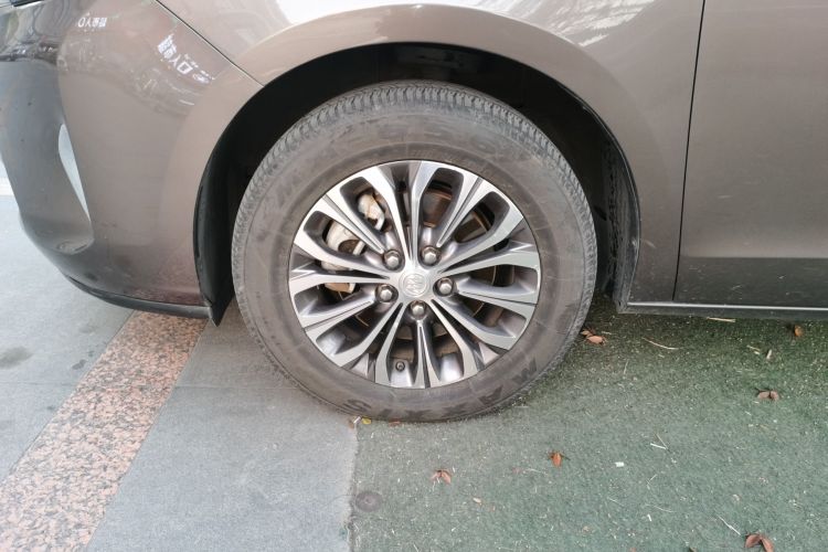 别克GL8 2020款 陆上公务舱 652T 舒适型车身外观6007