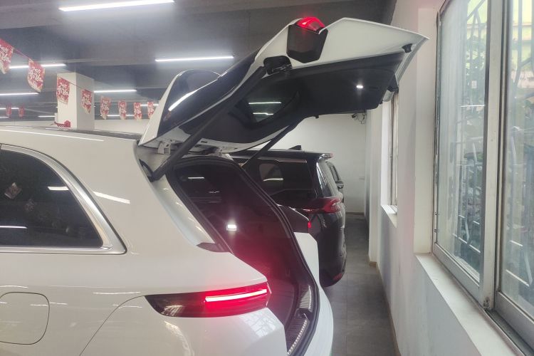 理想汽车 理想L7 2023款 Air机舱底盘23