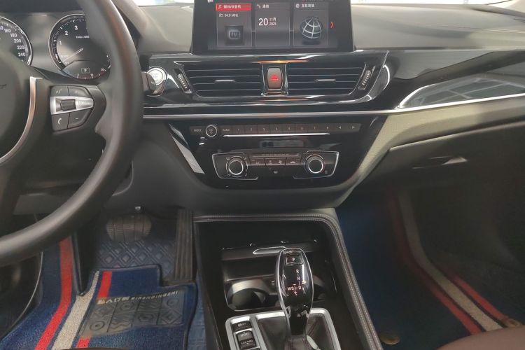 宝马1系 2021款 120i M运动曜夜版中控内饰16