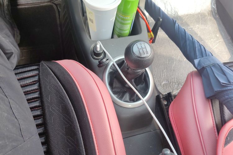 铃木 雨燕 2014款 1.3L 手动标准型局部细节18