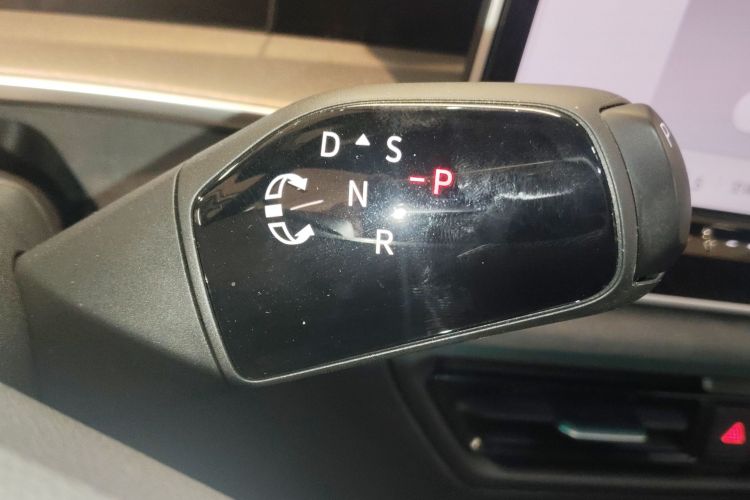 大众 2025款 探岳L 330TSI 两驱精英City包中控内饰18