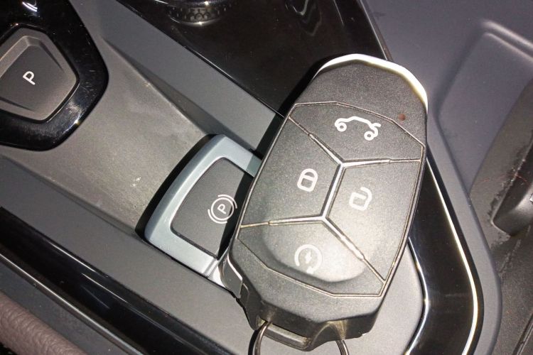 领克02新能源 2021款 1.5T PHEV Pro中控内饰7001