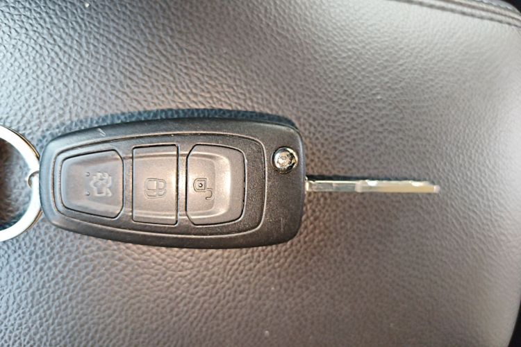 福特 福克斯 2018款 两厢经典 EcoBoost 180 自动精英型中控内饰11