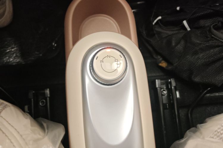 五菱汽车 宏光MINIEV 2025款 四门版 进阶款中控内饰18