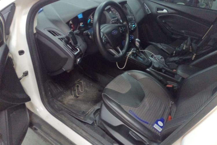 福特 福克斯 2017款 三厢 EcoBoost 125 自动超能风尚型智行版局部细节19