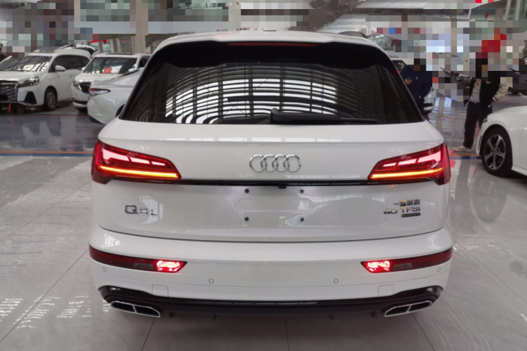 奥迪Q5L 2023款 40T 时尚动感型车身外观6