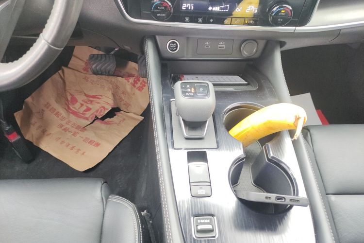 日产 奇骏 2021款 VC-Turbo 300 CVT 2WD豪华版中控内饰18