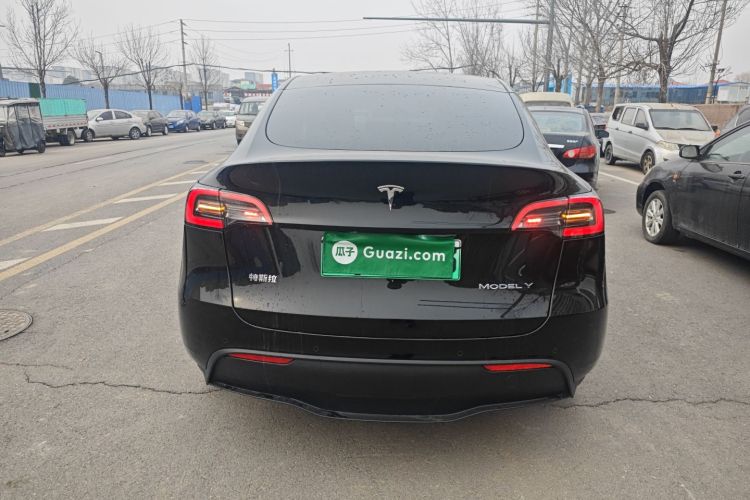 特斯拉 Model Y 2022款 长续航全轮驱动版车身外观6