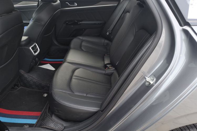 起亚K5 2025款 1.5T 尊贵版中控内饰21