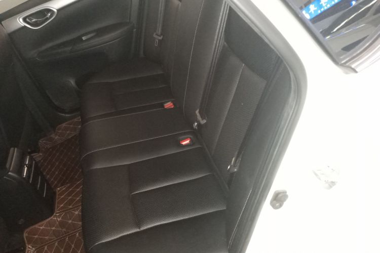 日产 轩逸 2021款 经典 1.6XL CVT豪华版中控内饰21