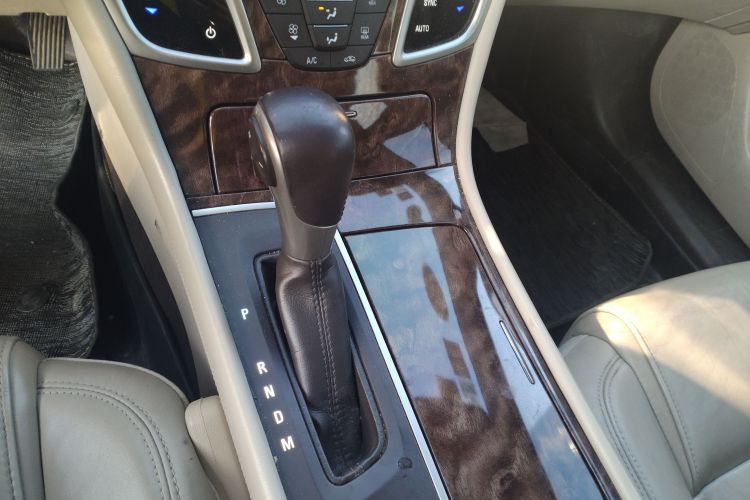 别克 君越 2013款 2.4L SIDI领先舒适型中控内饰18