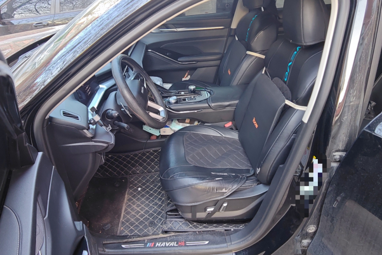 哈弗H6 2021款 第三代 1.5T 自动两驱Max中控内饰19