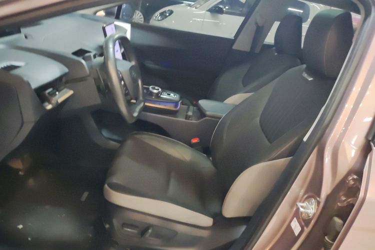 丰田bZ3 2023款 616km 长续航Premium中控内饰19