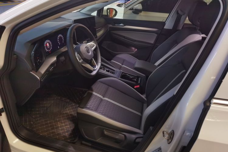 大众 高尔夫 2025款 300TSI Pro中控内饰19