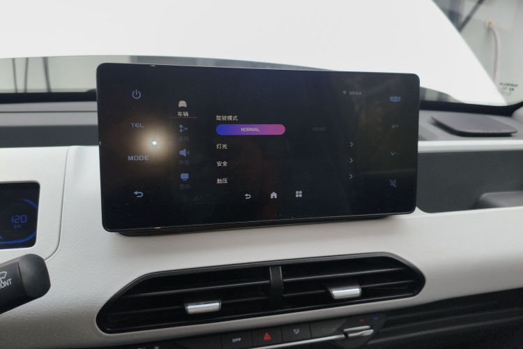 吉利银河 2023款 熊猫mini 120km 亚运熊中控内饰16