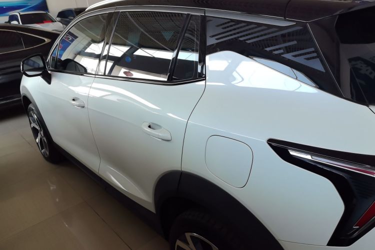 领克06 2023款 Remix 1.5T 劲Halo车身外观4