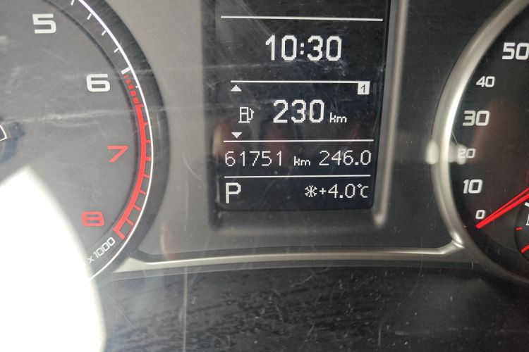 奥迪A1 2016款 30 TFSI Sportback Design风尚版中控内饰15