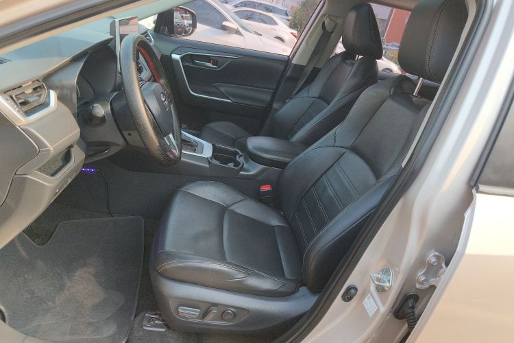 丰田 威兰达 2020款 2.0L CVT两驱豪华版中控内饰19