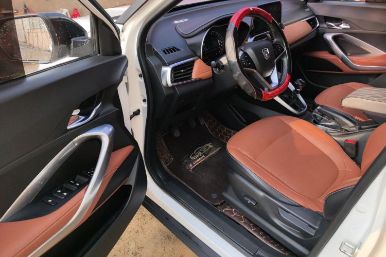 宝骏510 2019款 1.5L 手动优享型77kW 国VI中控内饰20