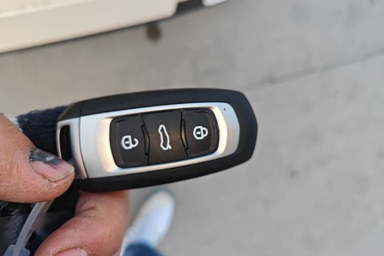 吉利银河 熊猫 2025款 210km 元气熊中控内饰11