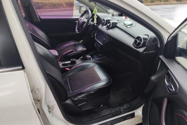 东南DX3 2016款 1.5L 手动尊贵型局部细节9005