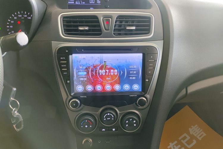 海马 福美来 2015款 1.6L 手动品尚型中控内饰16