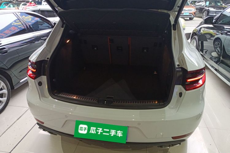 保时捷 2017款  Macan Turbo 3.6T机舱底盘23