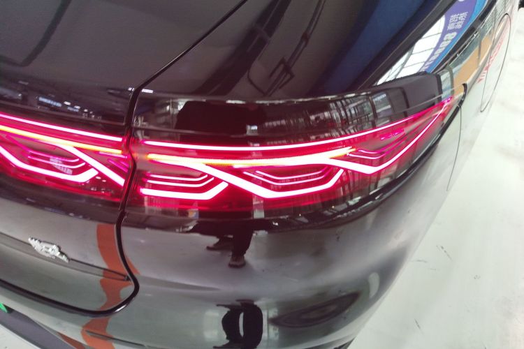 比亚迪 汉 2025款 DM-i 125KM尊贵型车身外观6006