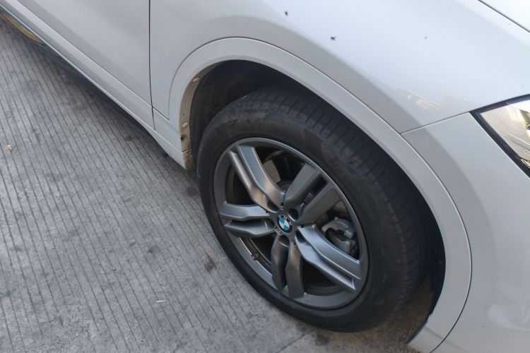 宝马X2 2023款 sDrive25i M运动曜夜版车身外观10