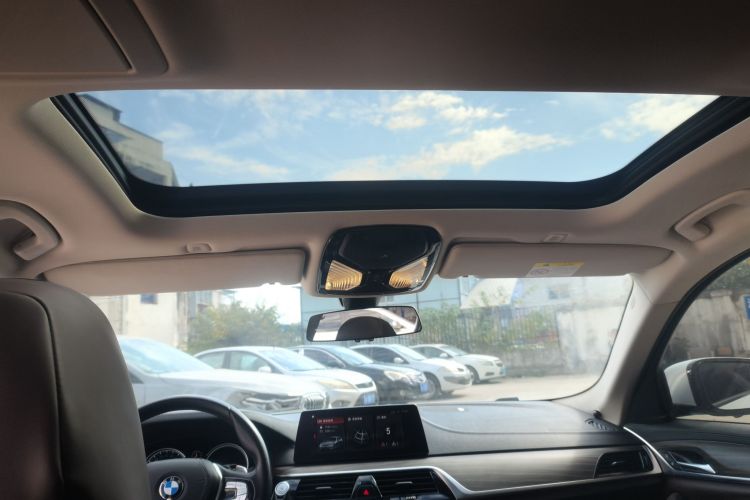 宝马5系 2018款 改款 530Li 领先型 豪华套装中控内饰22