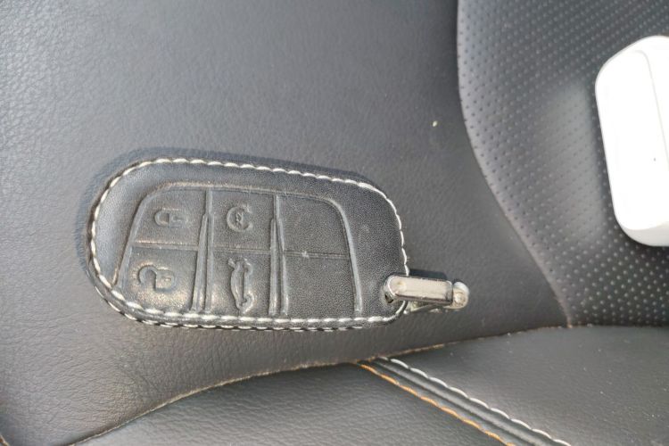 Jeep 指南者 2019款 200T 自动家享-互联大屏版中控内饰11