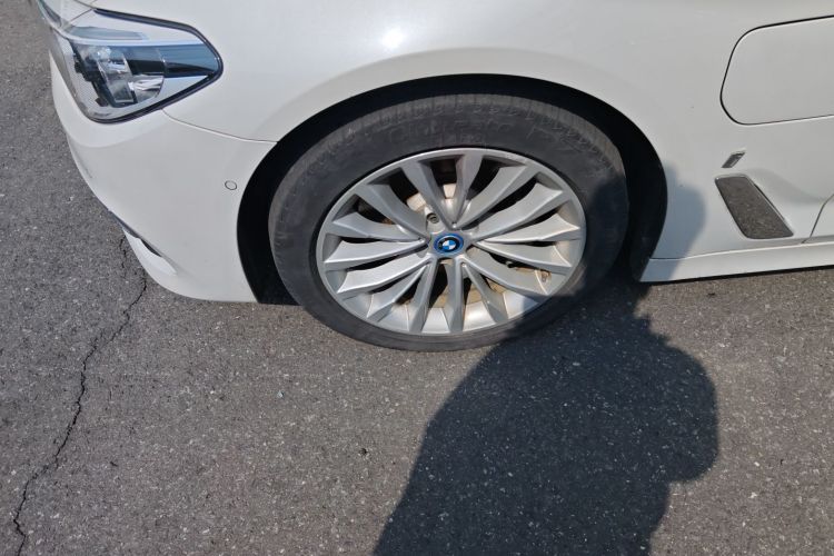 宝马5系新能源 2019款 改款 530Le 先锋版车身外观35