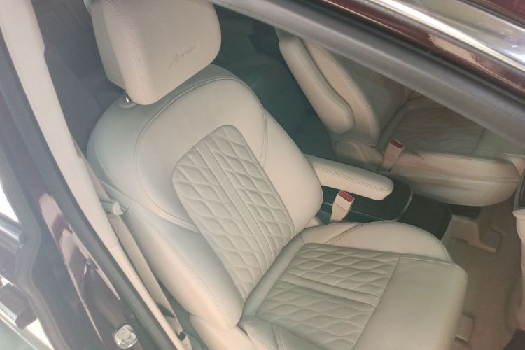 别克GL8 2021款 Avenir艾维亚 七座亲礼版局部细节41