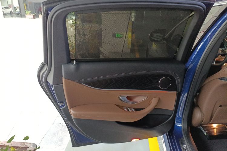 奔驰E级 2018款 E 300 L 运动时尚型中控内饰7008