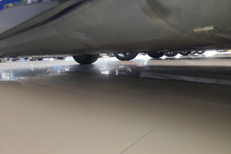 小鹏G6 2023款 580 长续航 Pro机舱底盘30