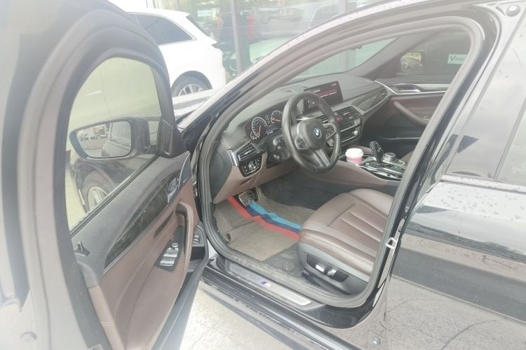宝马5系 2019款 525Li M运动套装中控内饰20