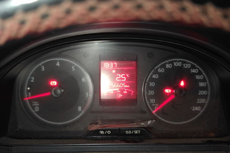 大众 桑塔纳 2016款 1.6L 手动风尚版中控内饰14