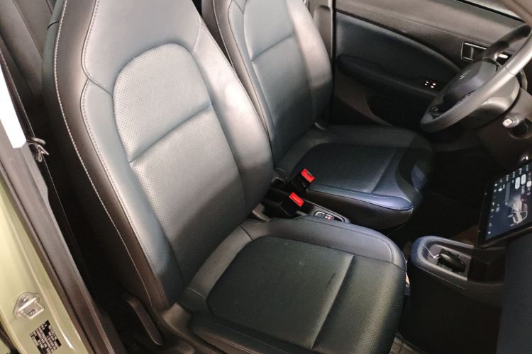 零跑汽车 零跑T03 2022款 耀金版局部细节41