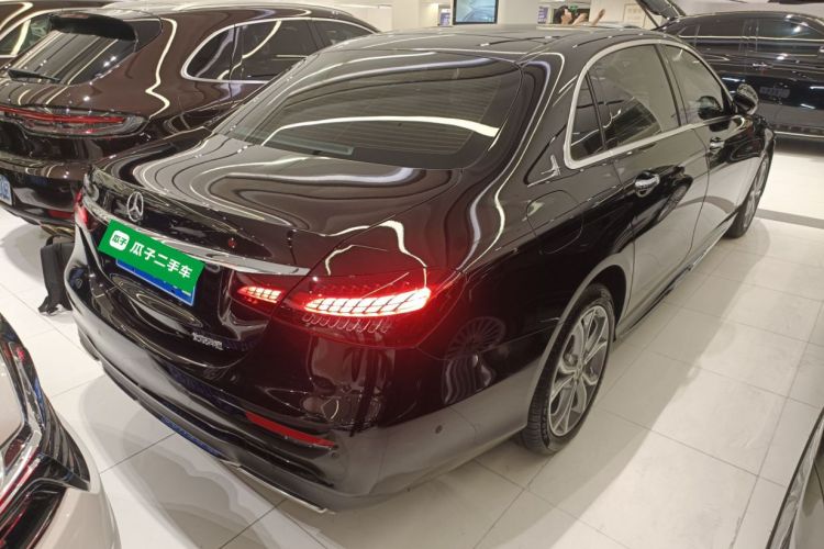 奔驰E级 2023款 改款 E 300 L 运动豪华型车身外观7