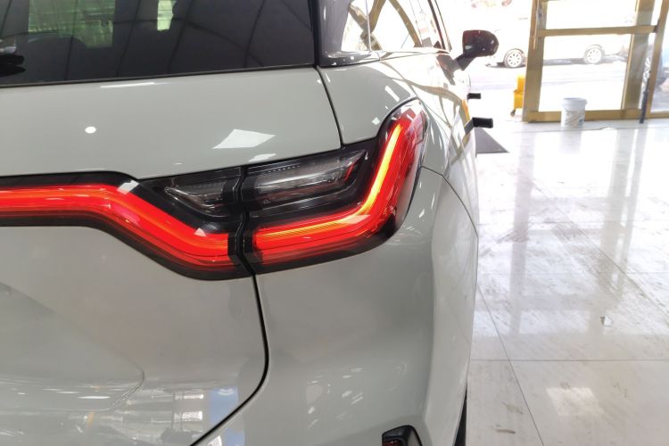 蔚来ES6 2020款 430KM 性能版车身外观9