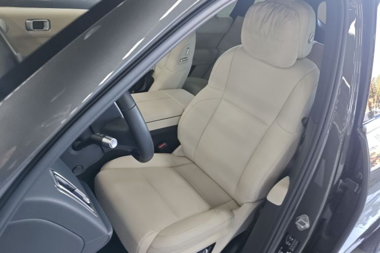 理想汽车 理想L7 2023款 Pro中控内饰19