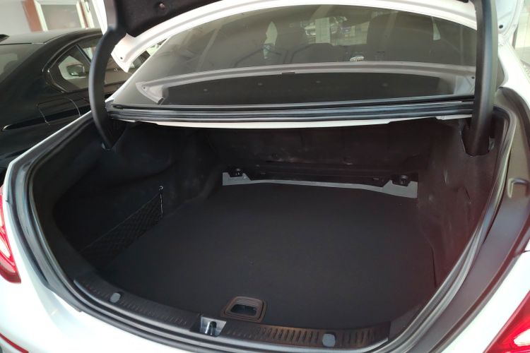 奔驰E级 2016款 E 300 L 运动豪华型机舱底盘23