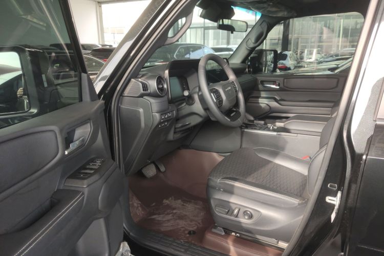 丰田 普拉多 2024款 2.4T 全能TX版 5座中控内饰20